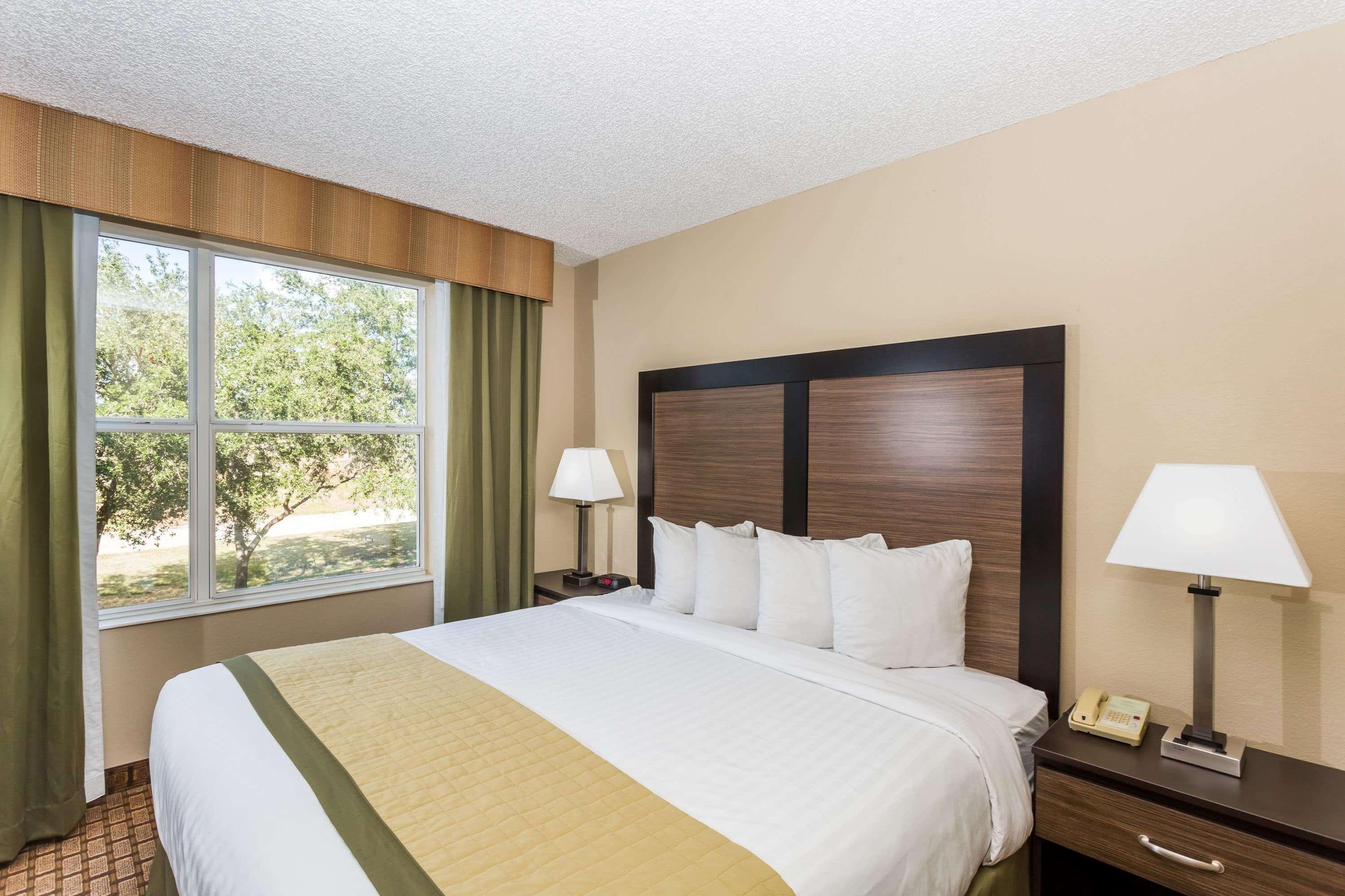 Baymont By Wyndham Fort Myers Airport Экстерьер фото