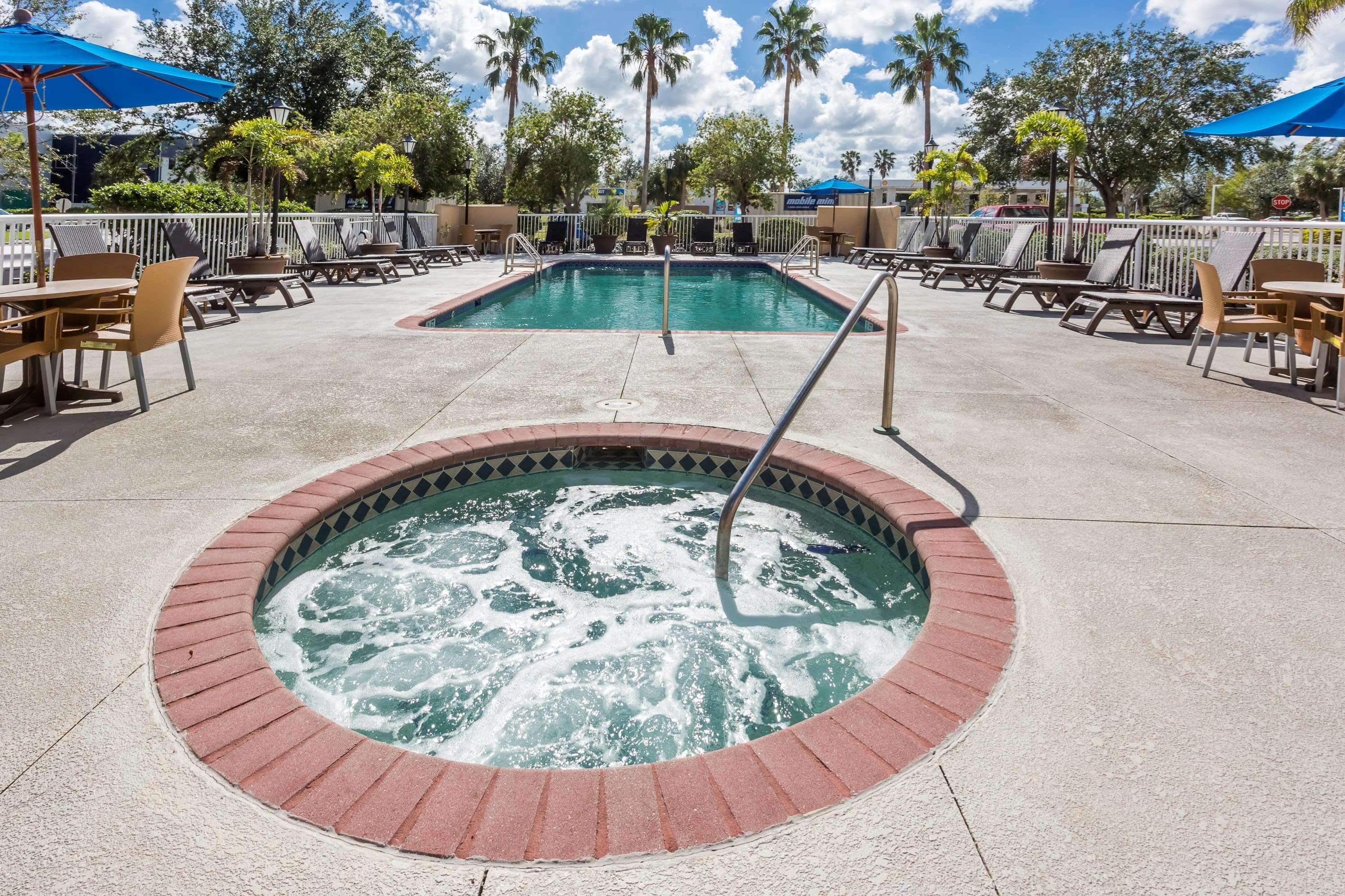 Baymont By Wyndham Fort Myers Airport Экстерьер фото