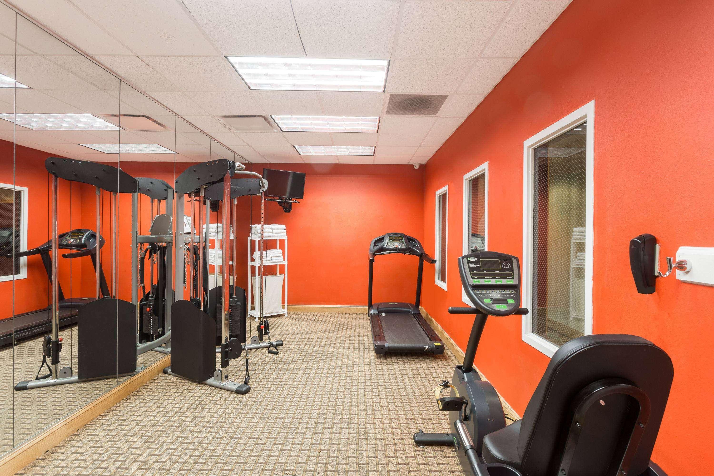 Baymont By Wyndham Fort Myers Airport Экстерьер фото