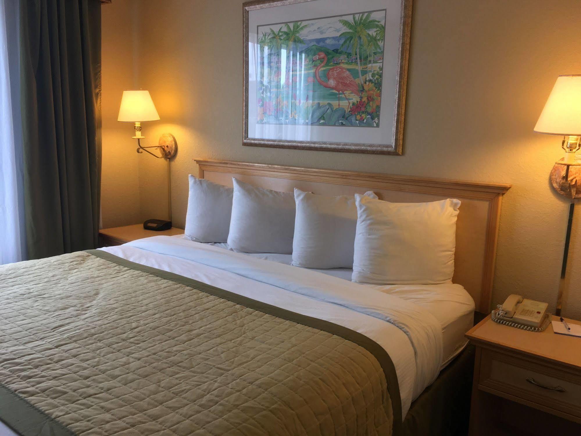 Baymont By Wyndham Fort Myers Airport Экстерьер фото
