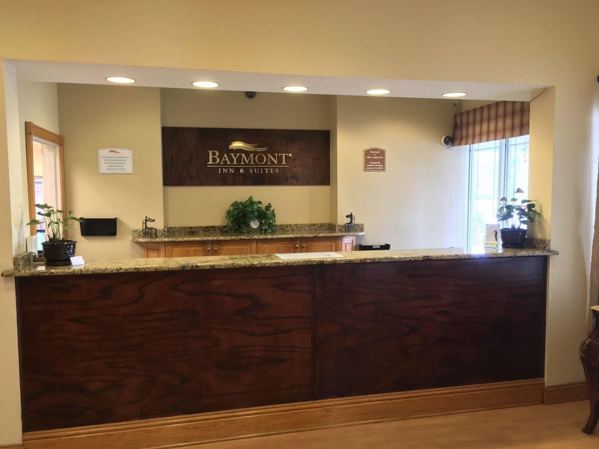 Baymont By Wyndham Fort Myers Airport Экстерьер фото